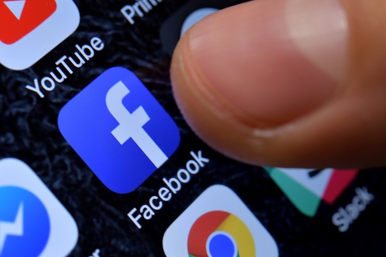 Facebook блокира повеќе од 1.000 профили, страници и групи во Пакистан и Индија