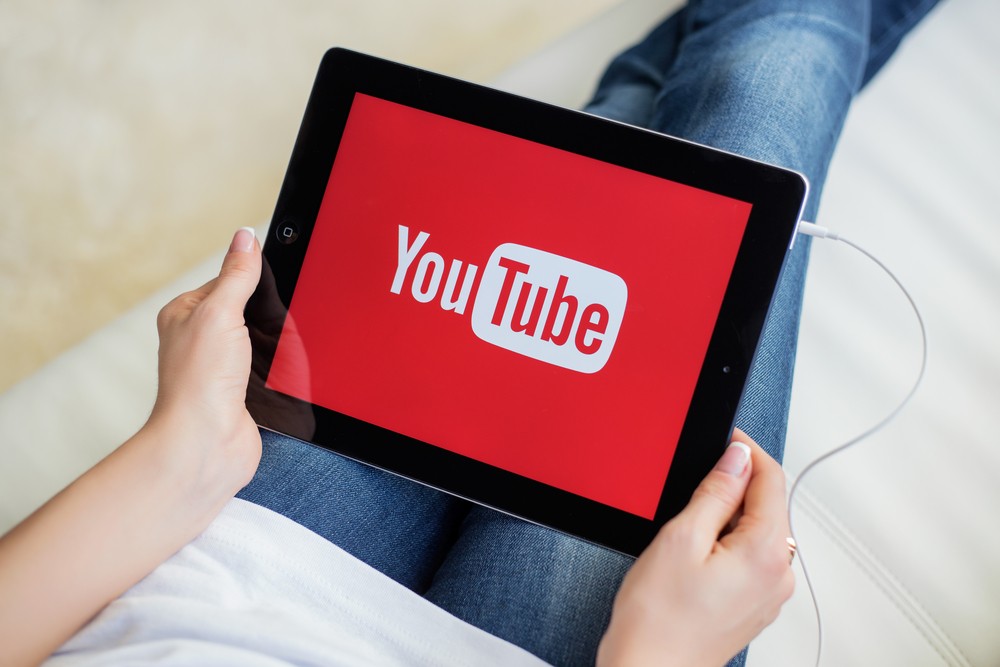 YouTube ги забрани сите видеа на кои коронавирусот се поврзува со 5G