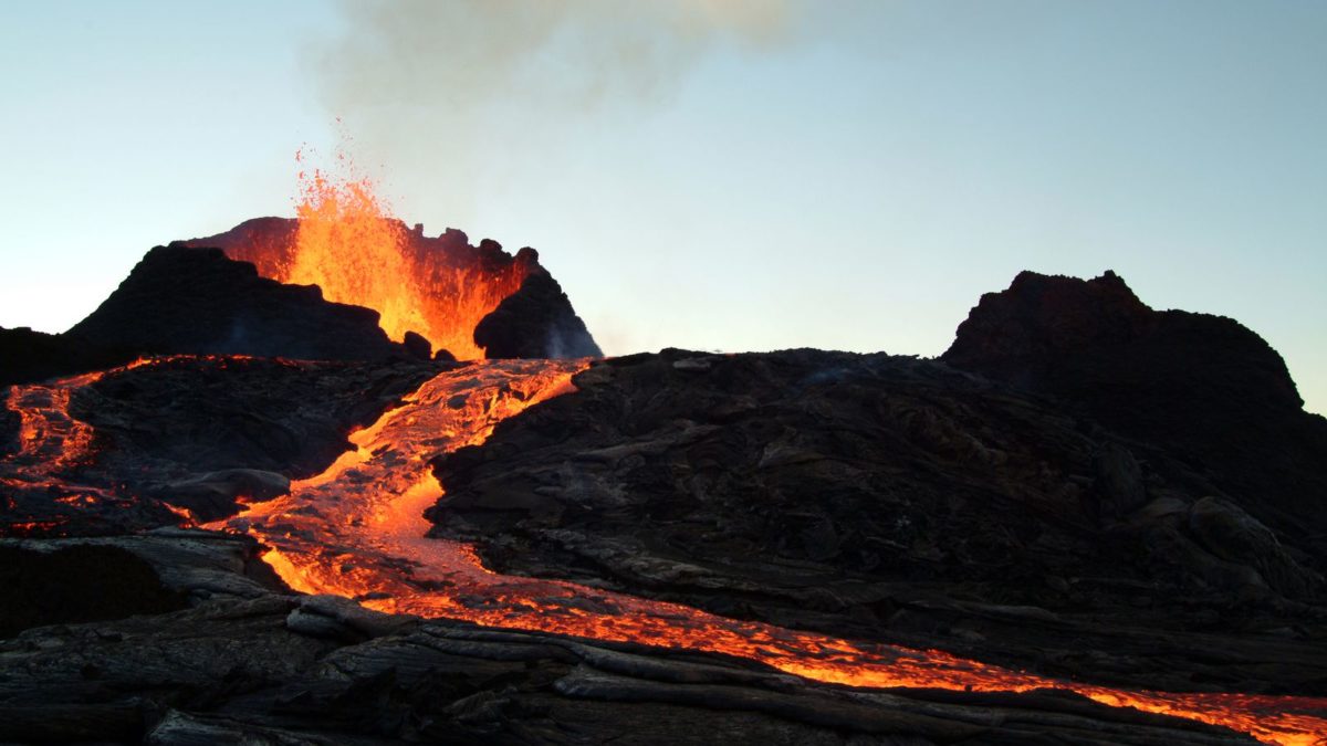 Се буди вулканскиот регион во Исланд кој последен пат еруптираше пред 800 години