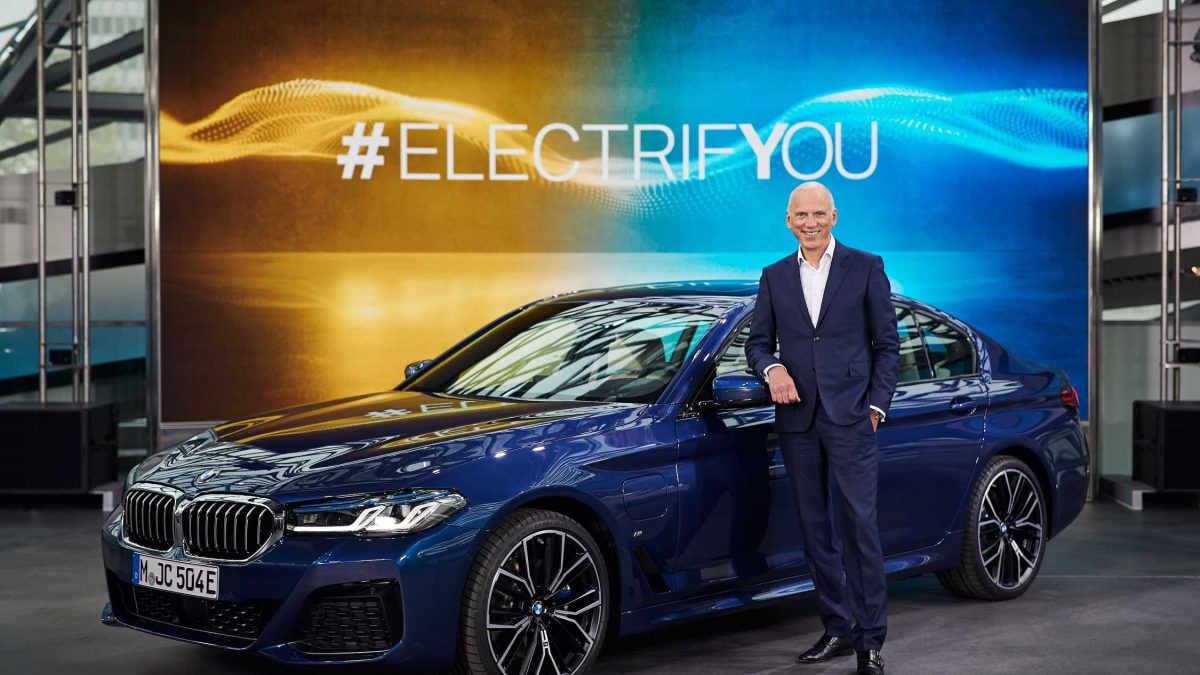 BMW подготвува plug-in хибрид со 100 км досег само на електрична енергија