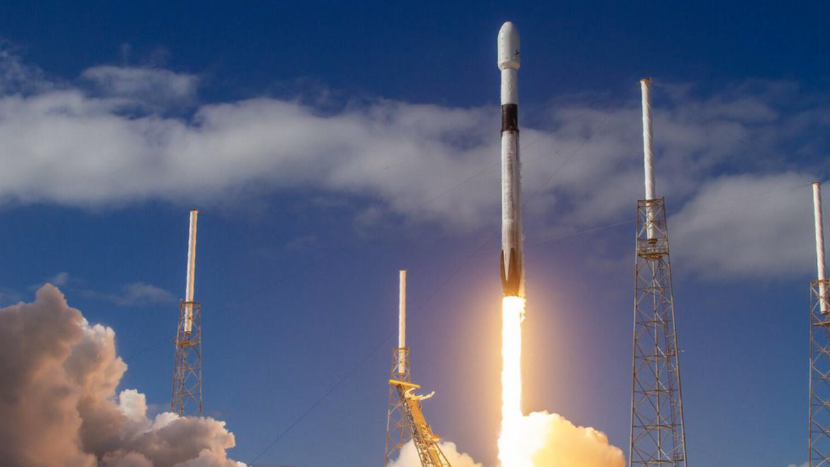 SpaceX ќе лансира нови Starlink сателити во орбитата