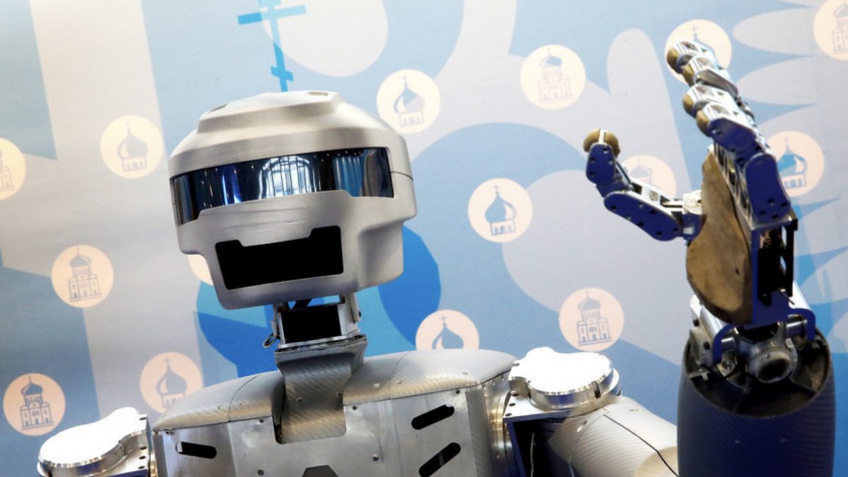Роботот „Фјодор“ учи наследник да работи на Меѓународната вселенска станица