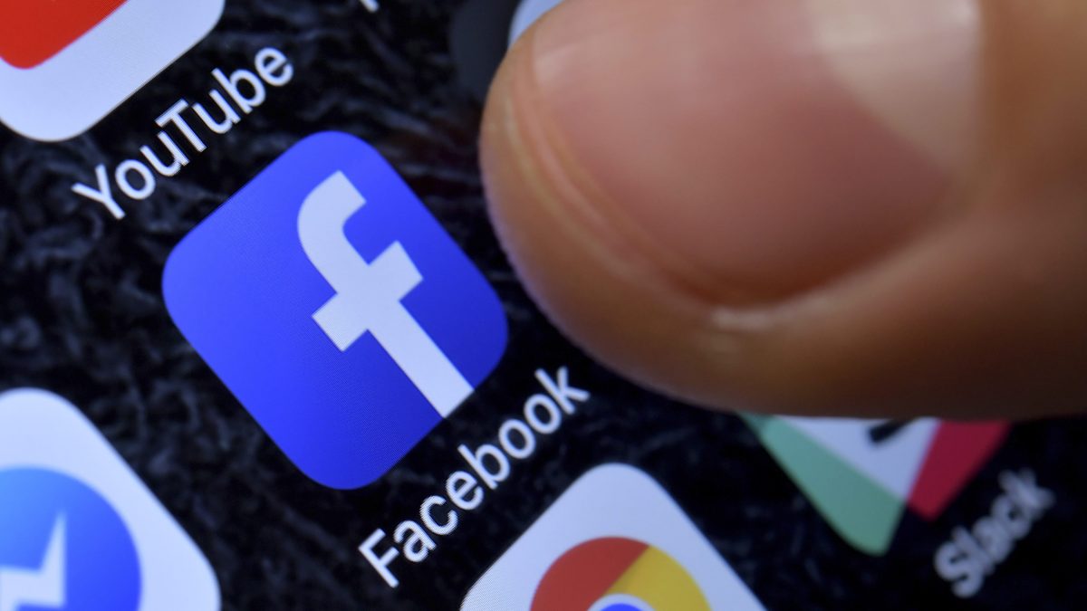 Facebook размислува за забрана за политичко рекламирање