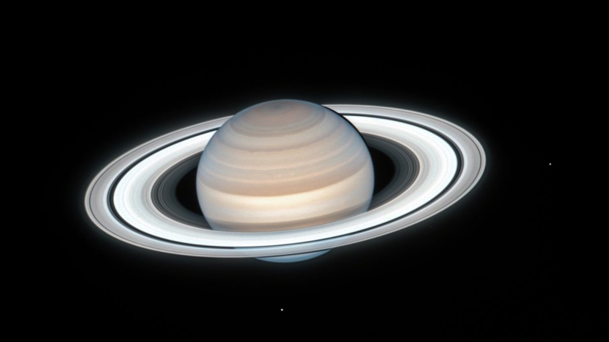 Неверојатна фотографија на Сатурн снимена со теелскопот Хабл