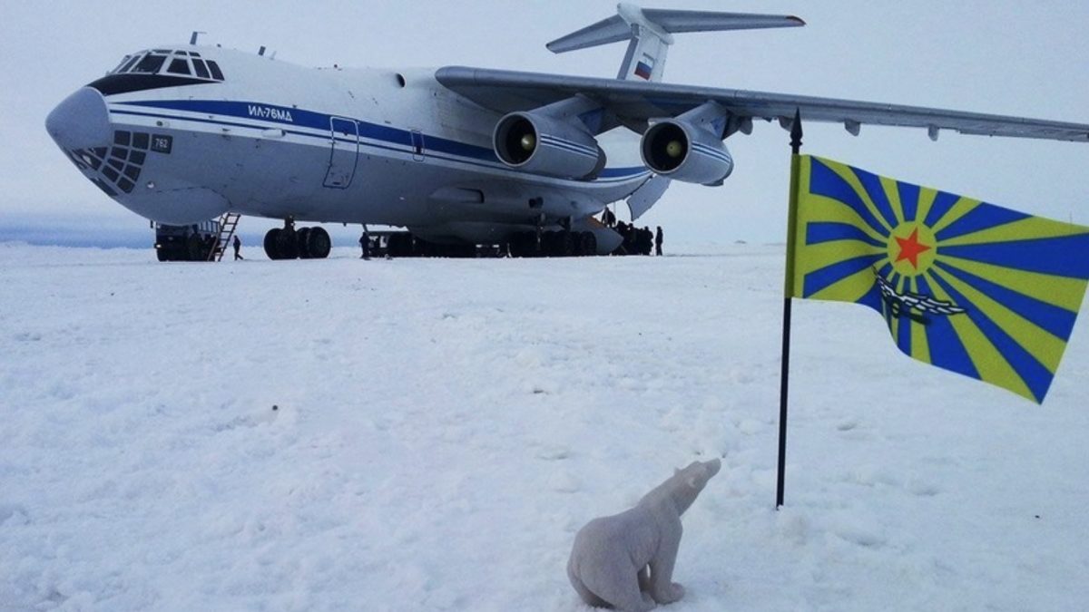 Русите ќе градат на Арктикот аеродроми од мраз