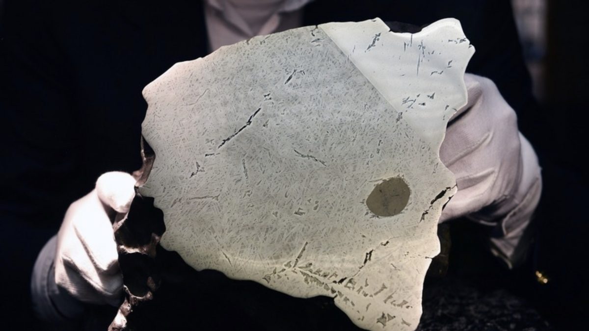 Руски научници пронајдоа во метеорит живот од вонземно потекло