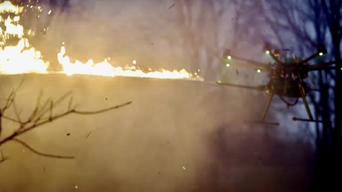 Руските инженери развиваат беспилотно летало со пламенофрлач