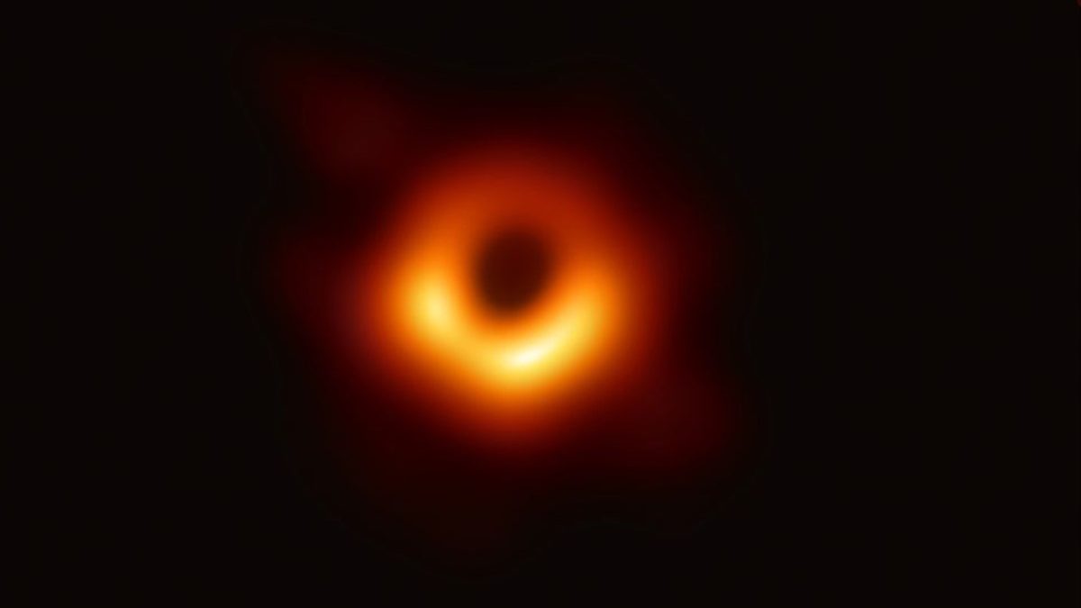 Објавено првото timelapse видео од црната дупка (ВИДЕО)