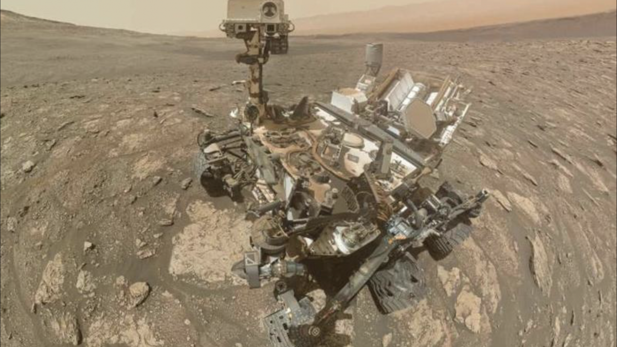 Curiosity роверот на NASA испрати селфи од Марс