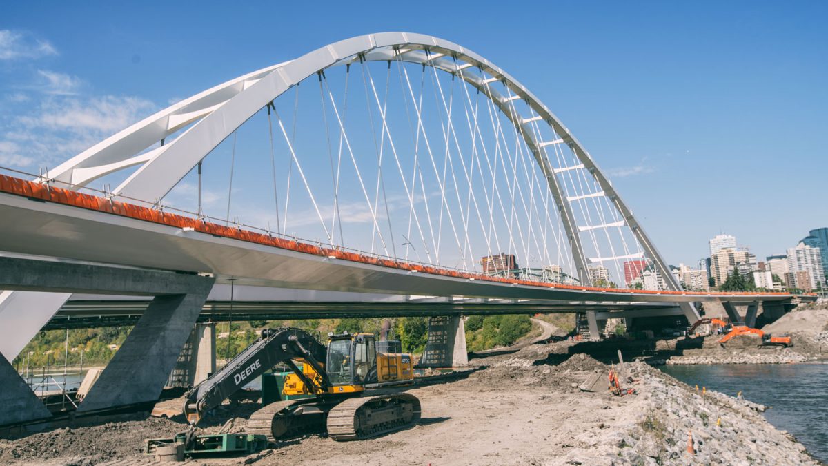 Монтреал гради мостови со 70.000 рециклирани стаклени шишиња