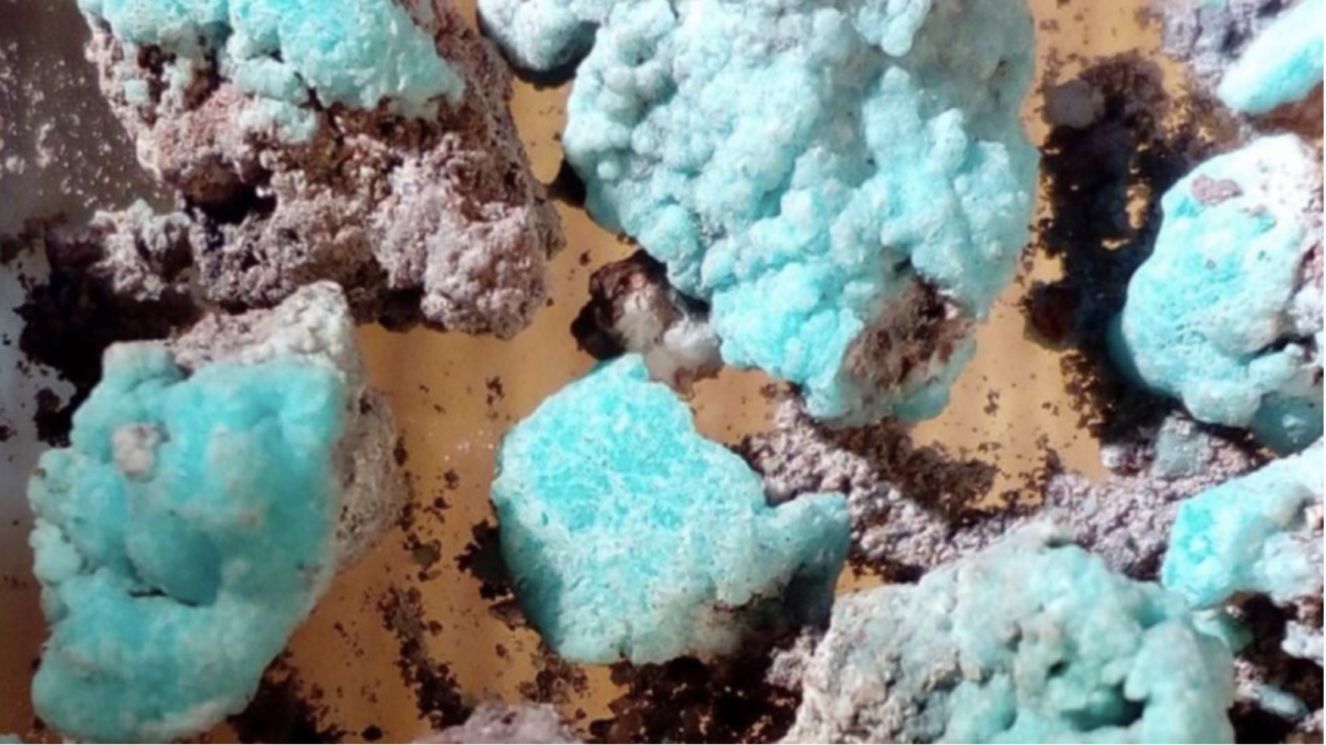 Научниците на подрачјето на вулкан на Камчатка открија нов минерал