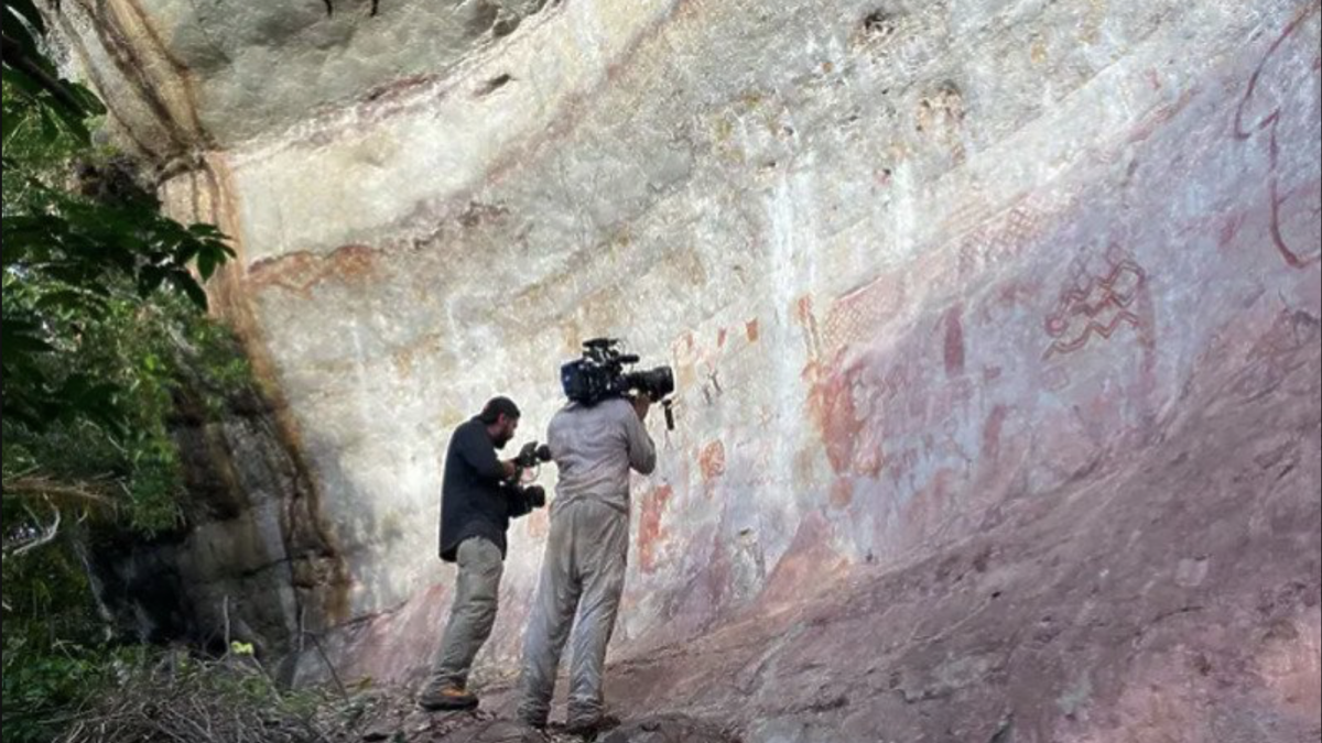 Во Амазонската прашума откриен ѕид од ледено доба со насликани луѓе и животни