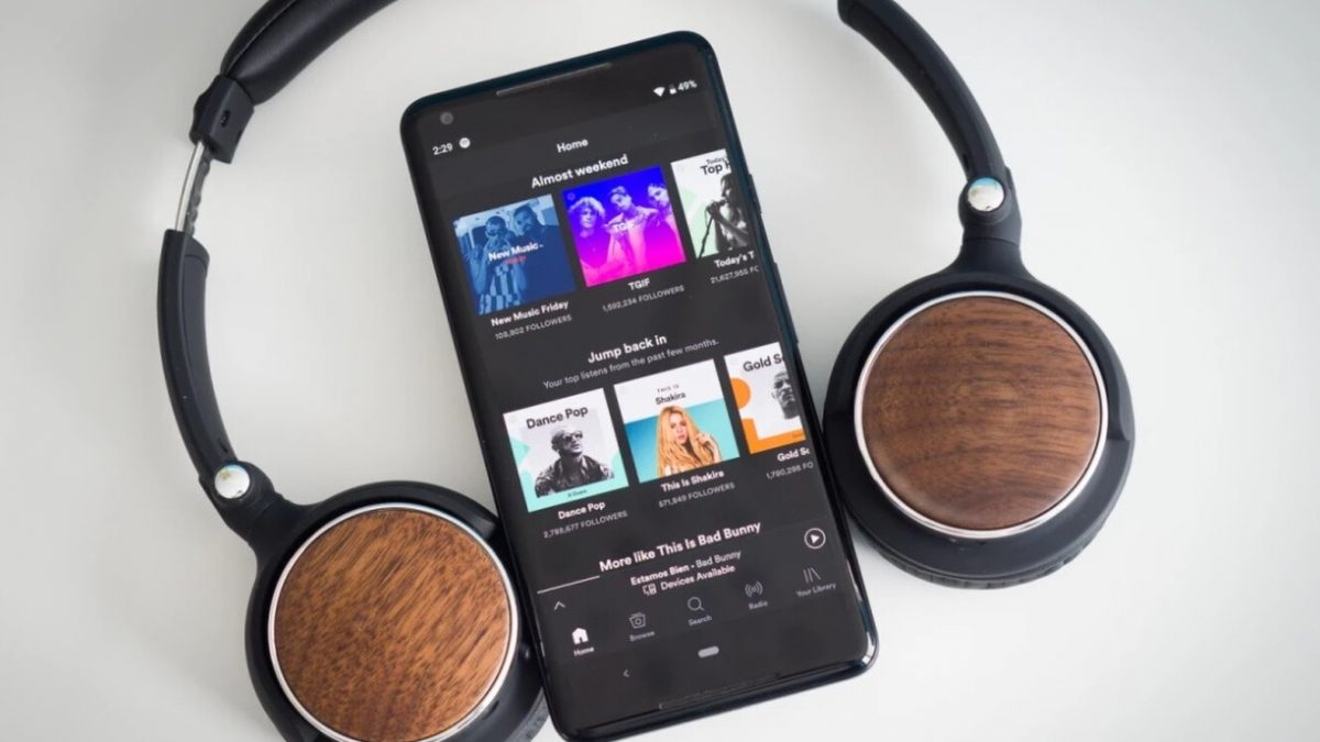 Мобилната апликација Spotify ќе ги репродуцира и песните складирани на уредот