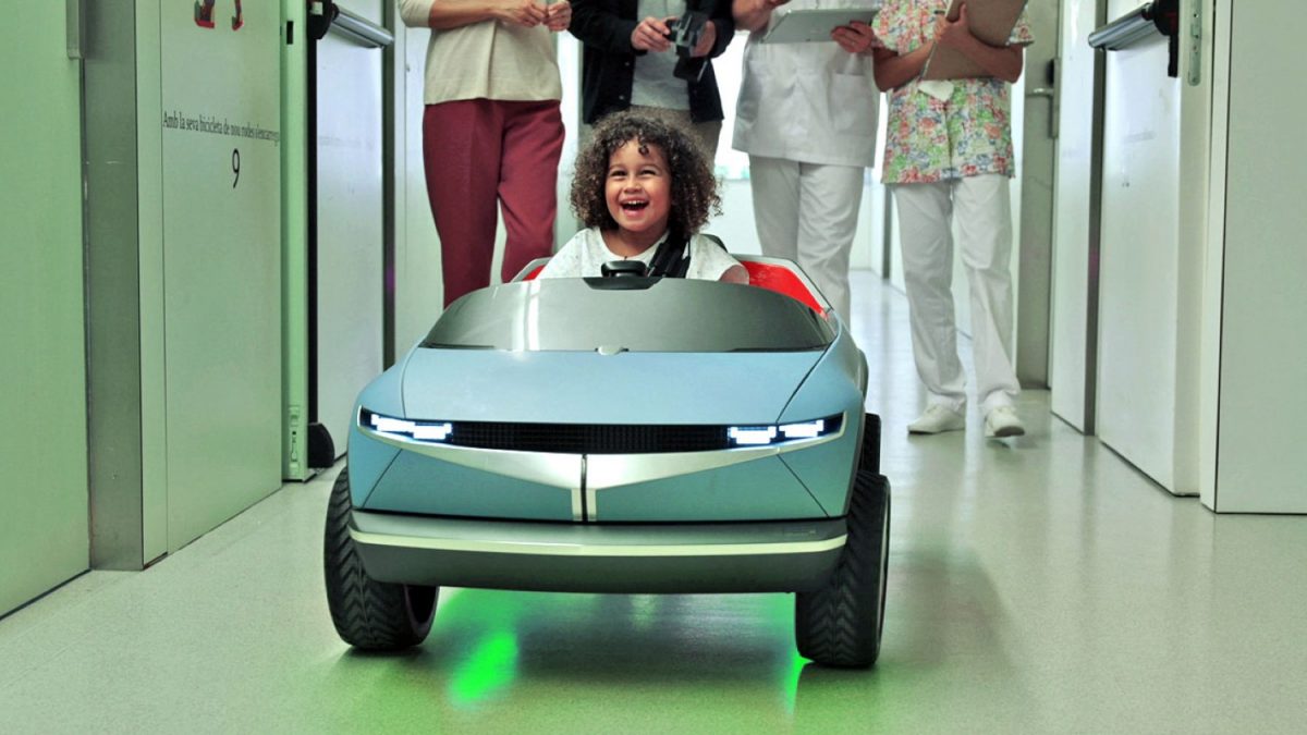 Мини електромобил на Hyundai ќе лекува деца (ВИДЕО)