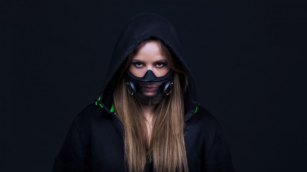 Razer направи паметна заштитна маска што не ја ограничува комуникацијата (ВИДЕО)