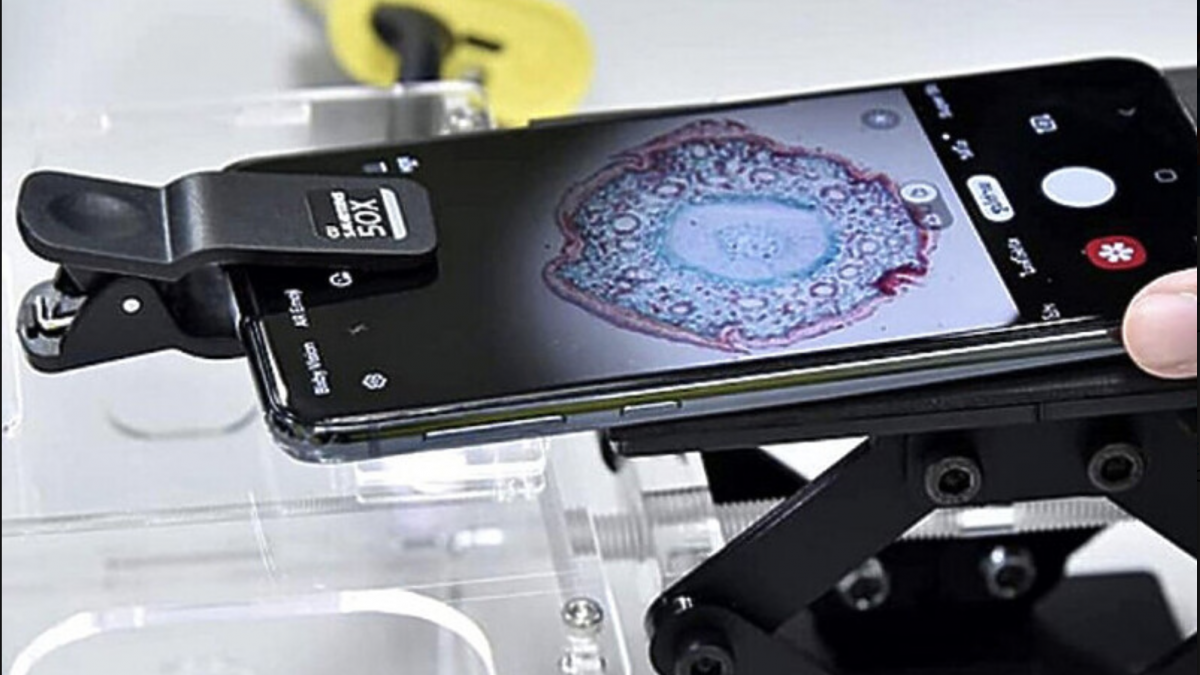 Тајландски универзитет ги претвора старите смартфони во микроскопи за студенти