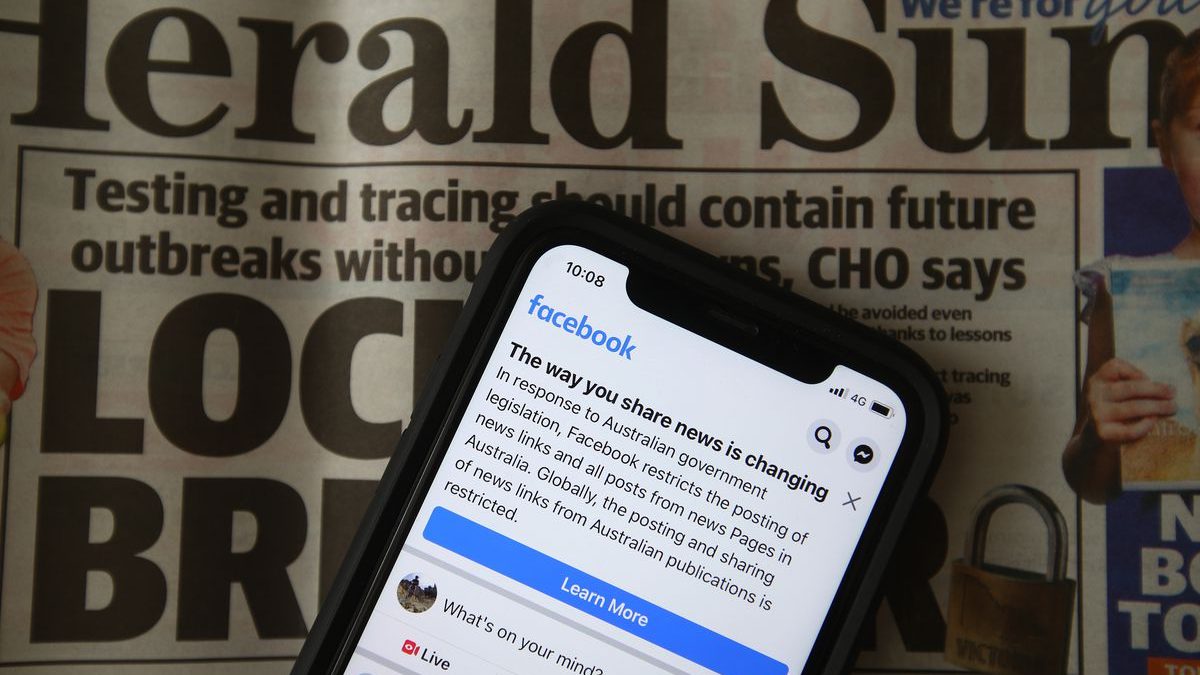 Австралија го изгласа законот со кој Facebook ќе им плаќа на медиумите