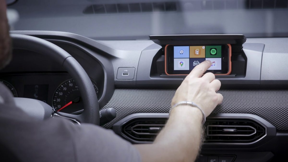 Dacia понуди оригинална и евтина замена за екраните на допир (ВИДЕО)