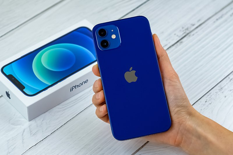 Apple казнет со два милиони долари бидејќи го продава iPhone 12 без полнач