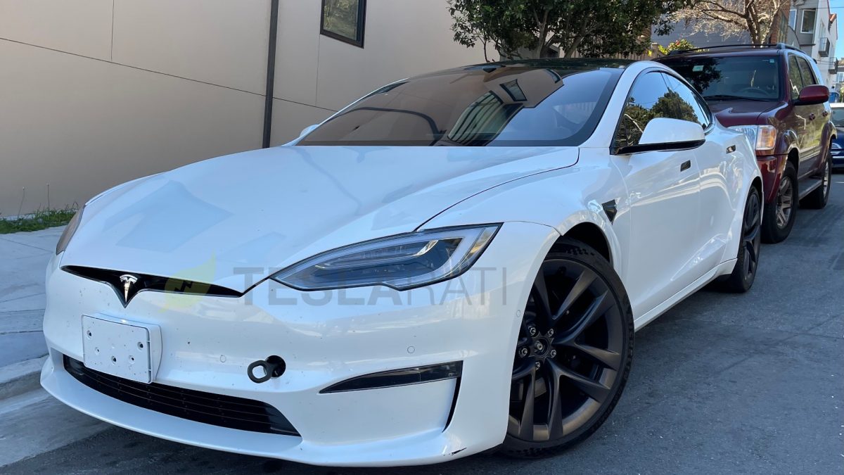 Tesla почнува со масовно производство на најбрзиот автомобил во светот