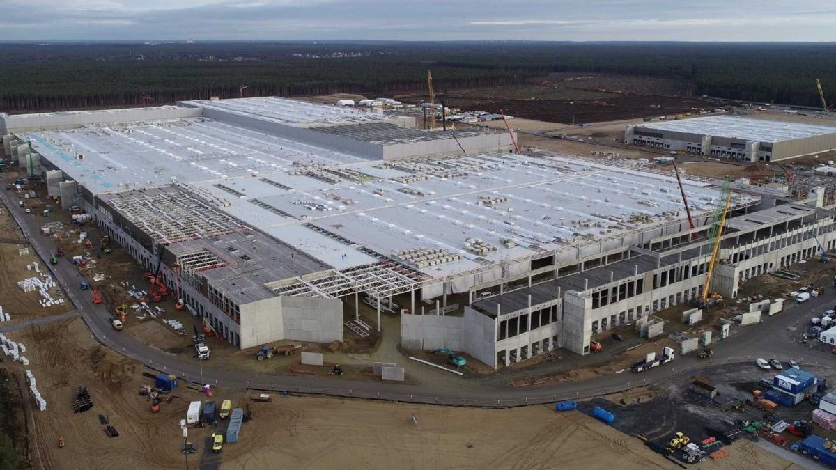 Tesla го одложи отворањето на фабриката во Германија