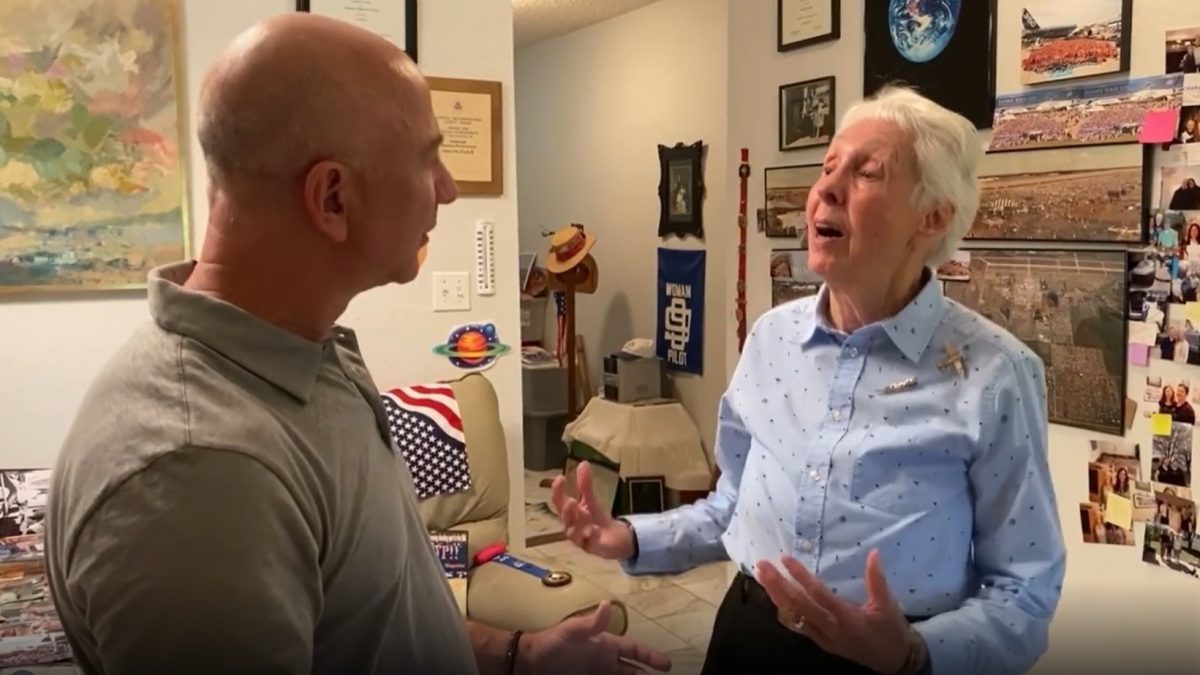 82-годишна жена ќе патува во вселената со Џеф Безос (ВИДЕО)
