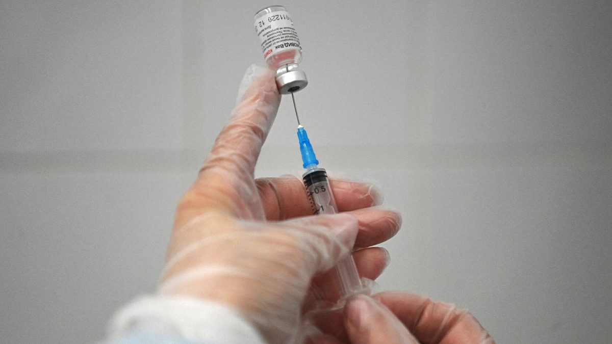 Истражување: Дали руската вакцина е ефикасна во комбинација со другите вакцини?
