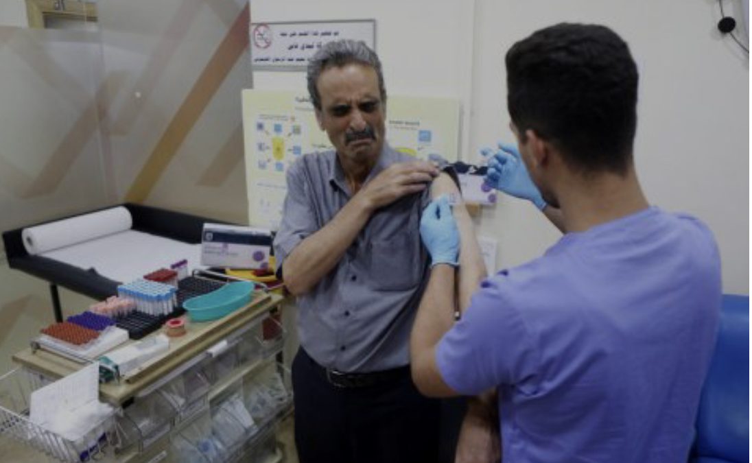 Израелско истражување: Третата доза вакцина има слични нуспојави како втората