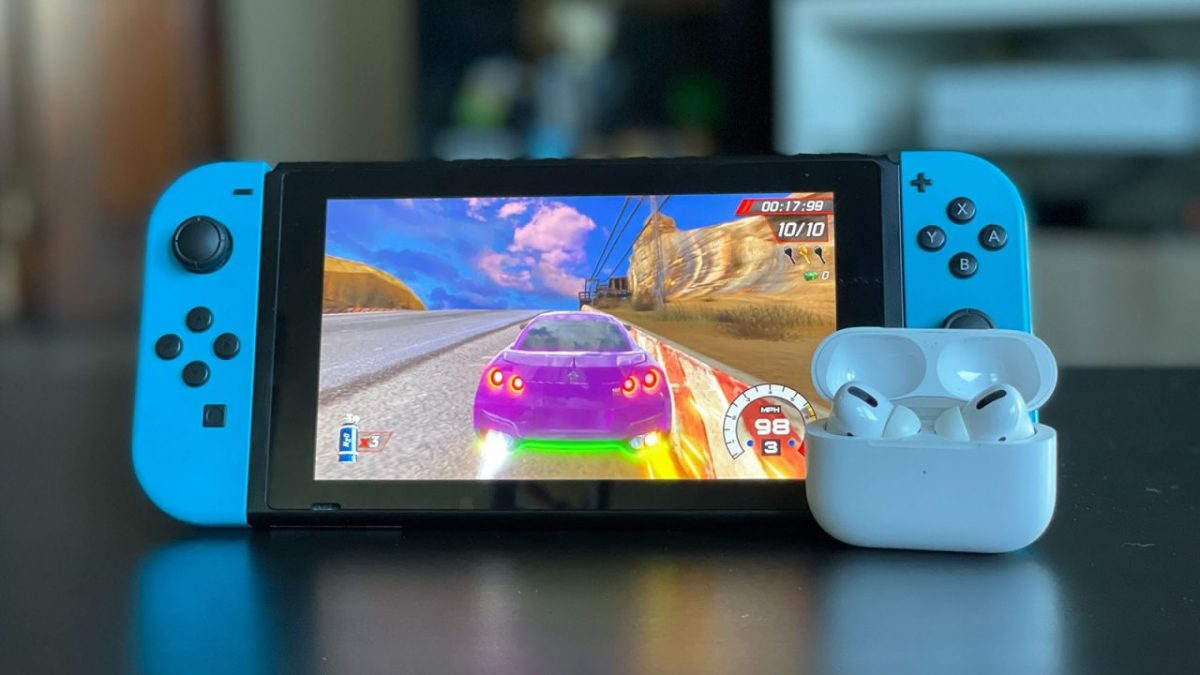 Прикажано отпакувањето на новата Nintendo Switch OLED конзола (ВИДЕО)