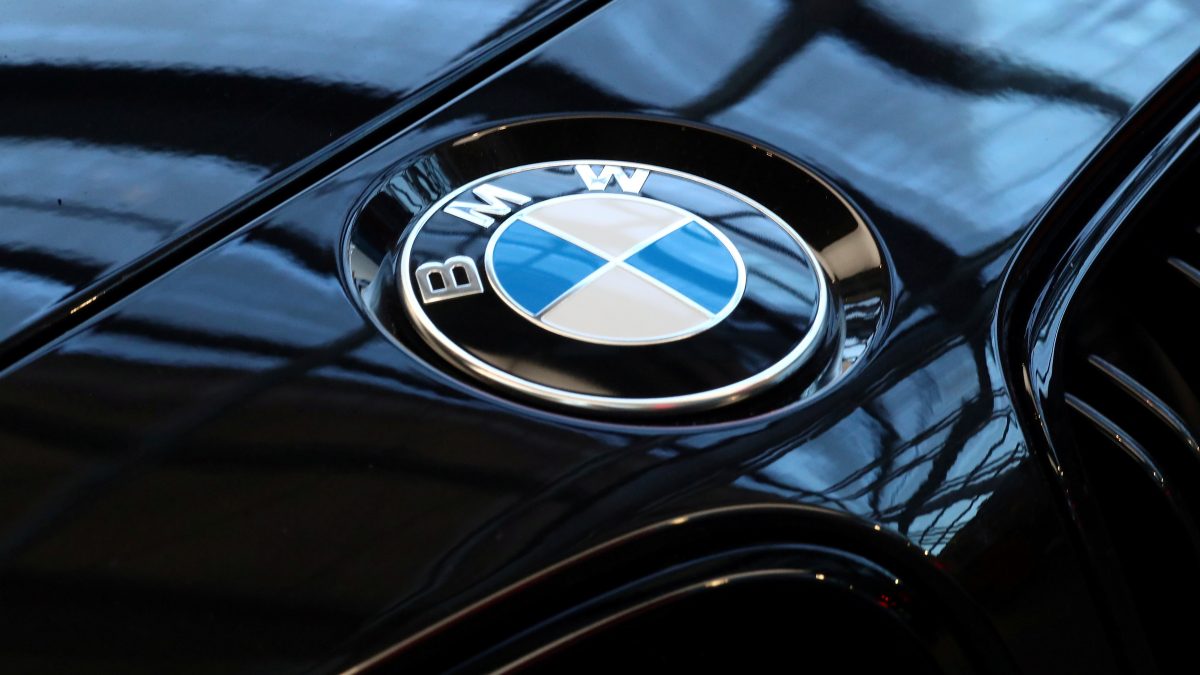 BMW ги подобри прогнозите за овогодишната заработка