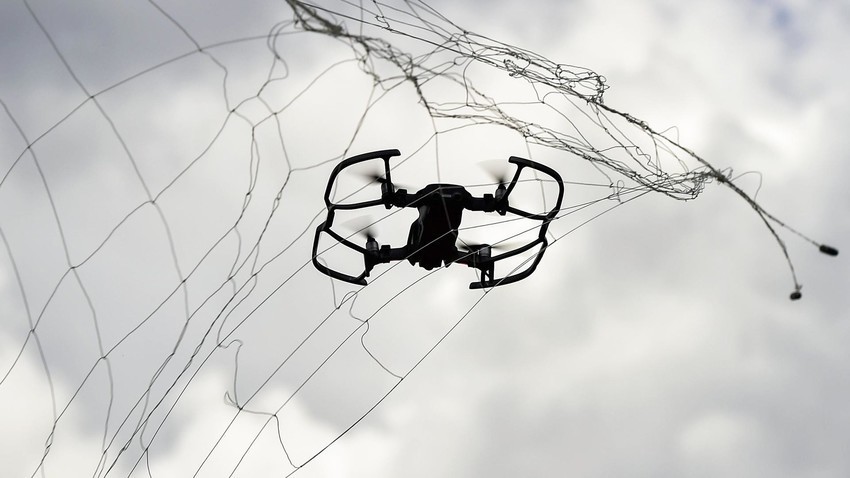 Руските научници направија експлозивна мрежа против дронови