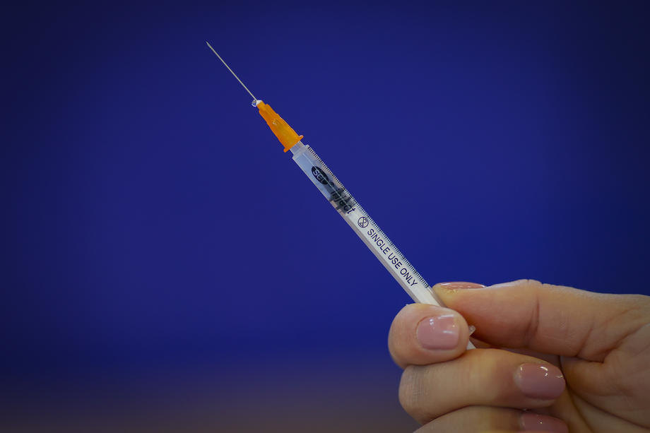 ГАВИ: Омикрон видот се појави поради неправедната распределба на вакцините во светот
