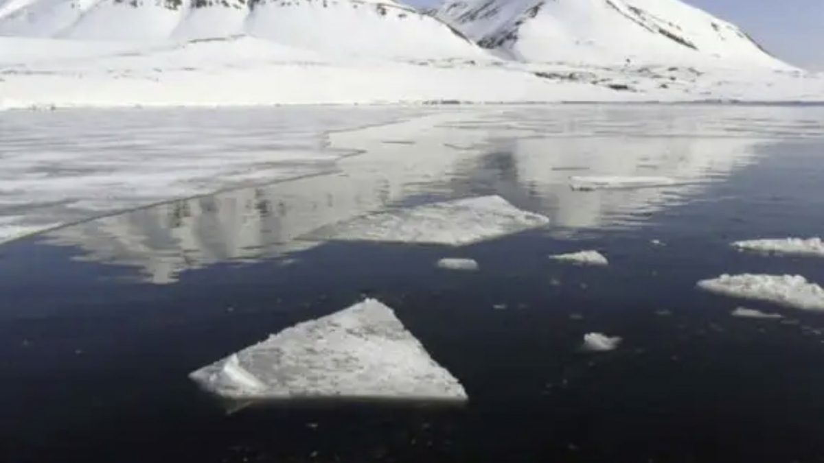 Студија: Дождот на Арктикот ќе го замени снегот порано од очекуваното