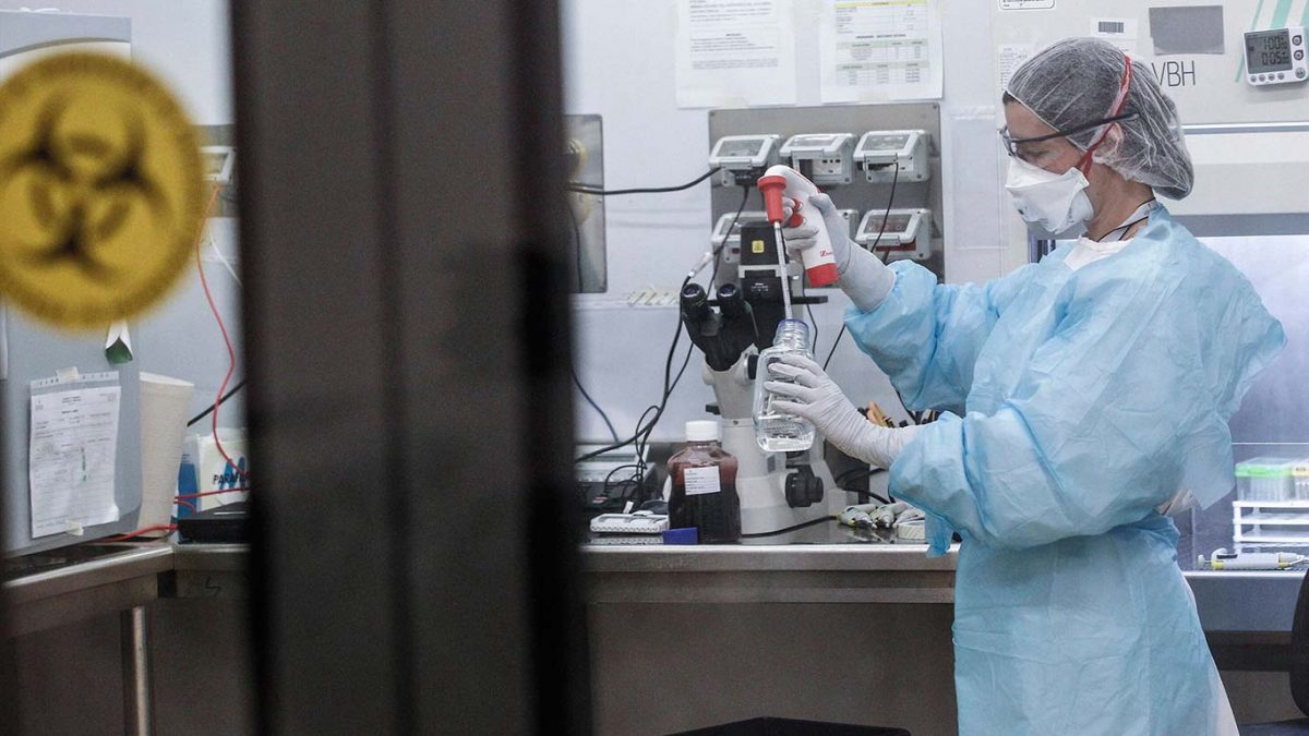 Руски научник тврди: Омикрон може да стави крај на пандемијата