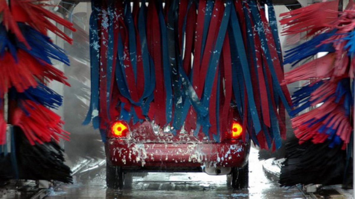 Вечно прашање: Дали е потребно почесто да се мие автомобилот во зимските месеци?