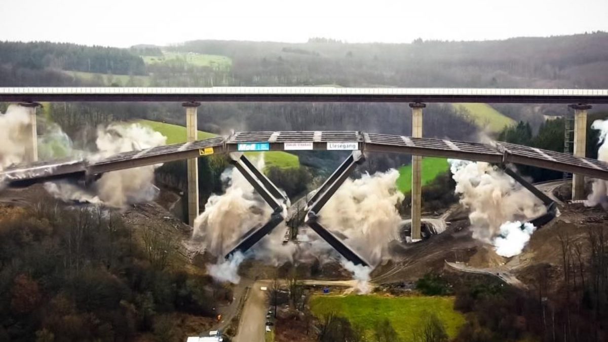 Најголемо уривање на мост во германската историја (ВИДЕО)