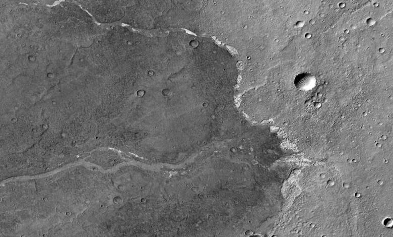 Марс се претворил во џиновска пустина пред две милијарди години (ВИДЕО)