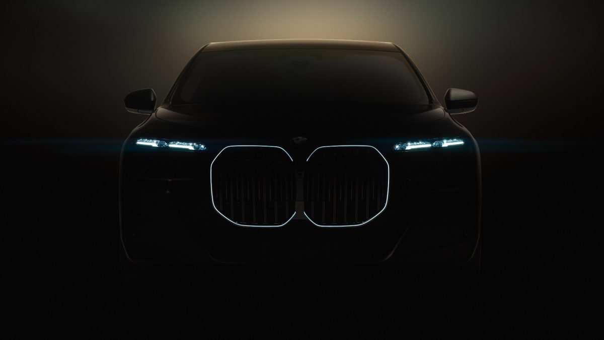 Новата BMW Серија 7 ќе има екран од 31-инч!