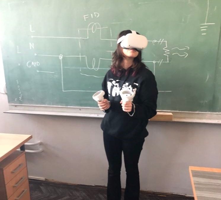 Над 300 средношколци ги унапредија своите знаења и вештини со употреба на технологијата за виртуелна реалност