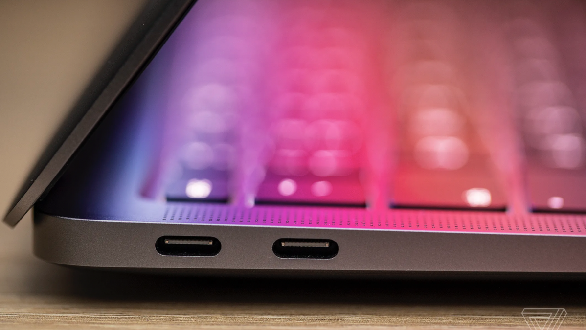 Apple работи на нов MacBook Air лаптоп со екран од 15 инчи