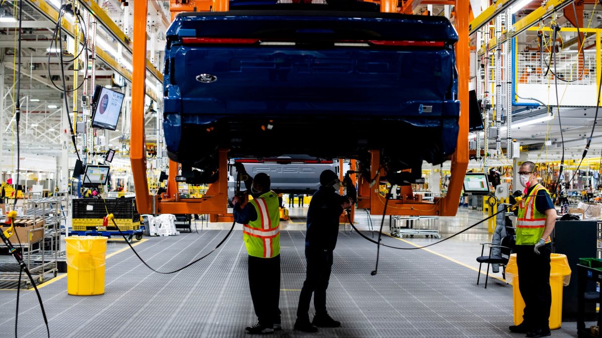Ford ja забрзува трансформацијата и се дели на две дивизии – електрична и класична (ВИДЕО)