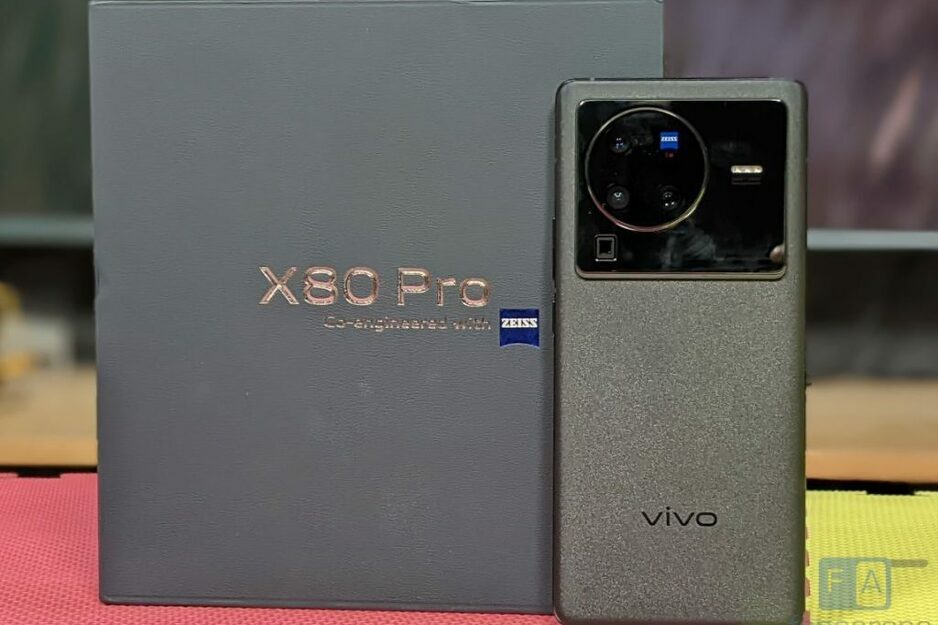 Vivo го претстави новиот flagship X80 Pro