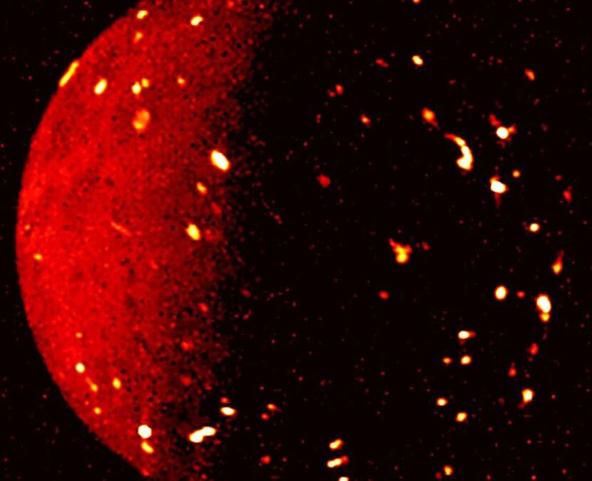 Сондата на НАСА ја набљудуваше „пеколната месечина“ на Јупитер: На неа има стотици вулкани