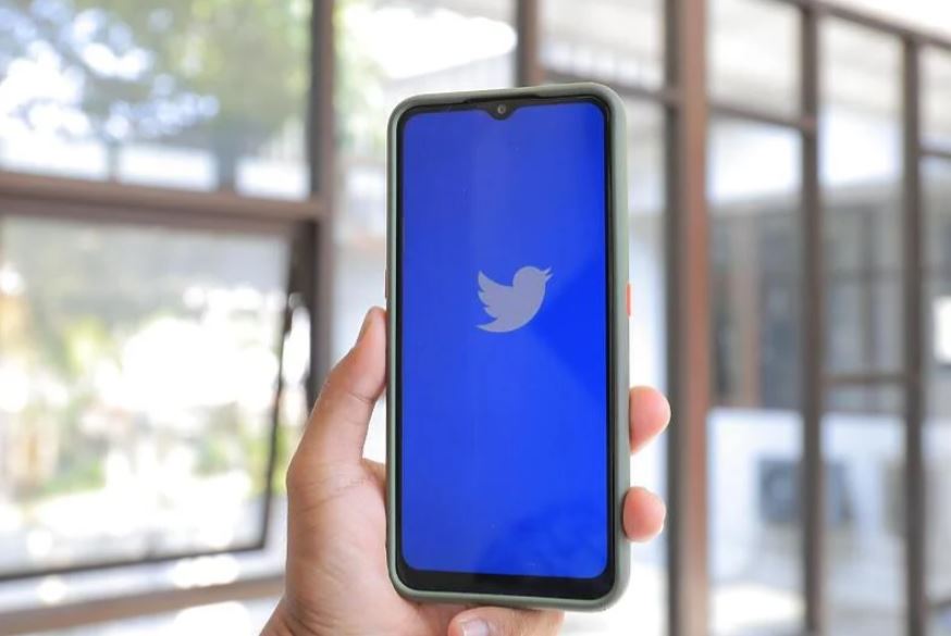 Вработените во Твитер можат да користат „GodMode“ за да твитаат од кој било профил