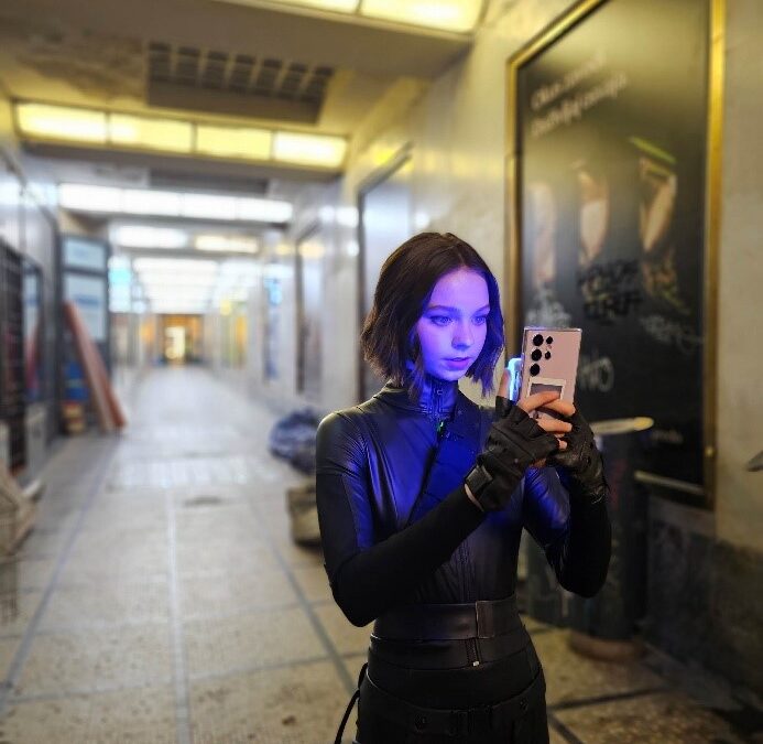 Samsung и тимот Galaxy во соработка со актерката Ема Мејерс и тимот Galaxy го претставија филмот „Epic Worlds“ снимен со телефонот Galaxy S23 Ultra