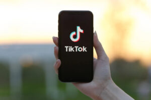ВИДЕО: TikTok има нова алатка што ви овозможува да „оживеете фотографија“