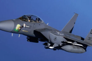 (ФОТО) Снимено: Како F15-E станува воздушна тврдина