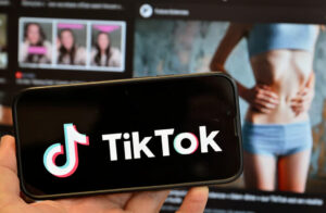 TikTok забранува пристап до цела една тема