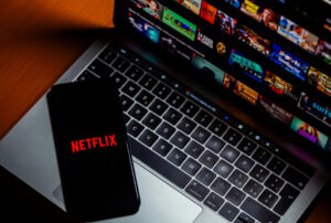 Големата чистка на Netflix: Побрзајте, некои многу популарни наслови исчезнуваат во јули!