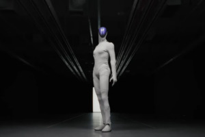 ВИДЕО: Овој робот е толку реалистичен што морале да докажат дека внатре нема човек